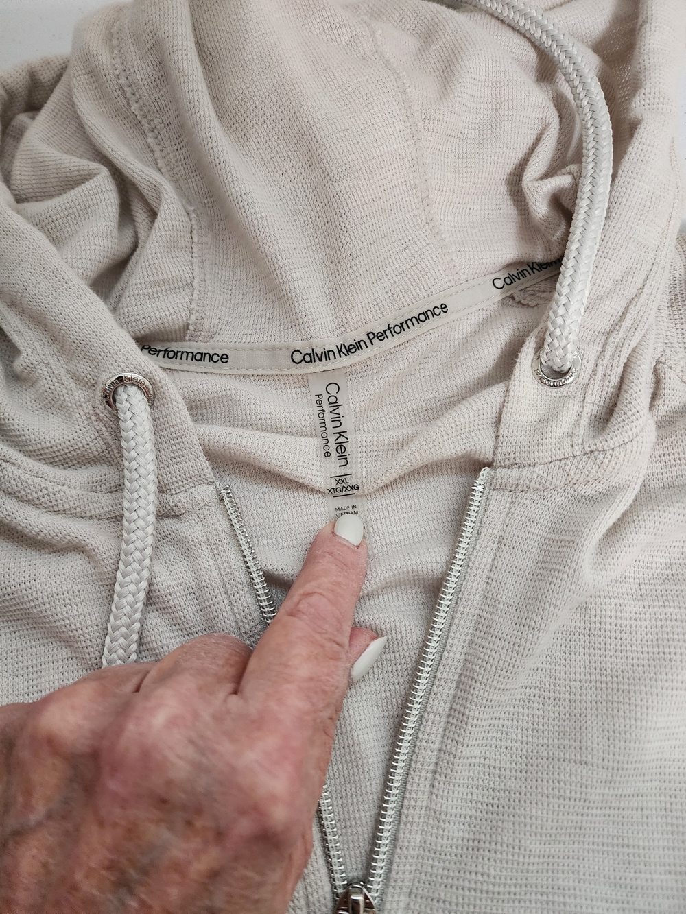 Calvin Klein Women's Light Beige Crop Pants & Shorts, Zippered Hoodie and 2 Tops - Picture 8 of 10